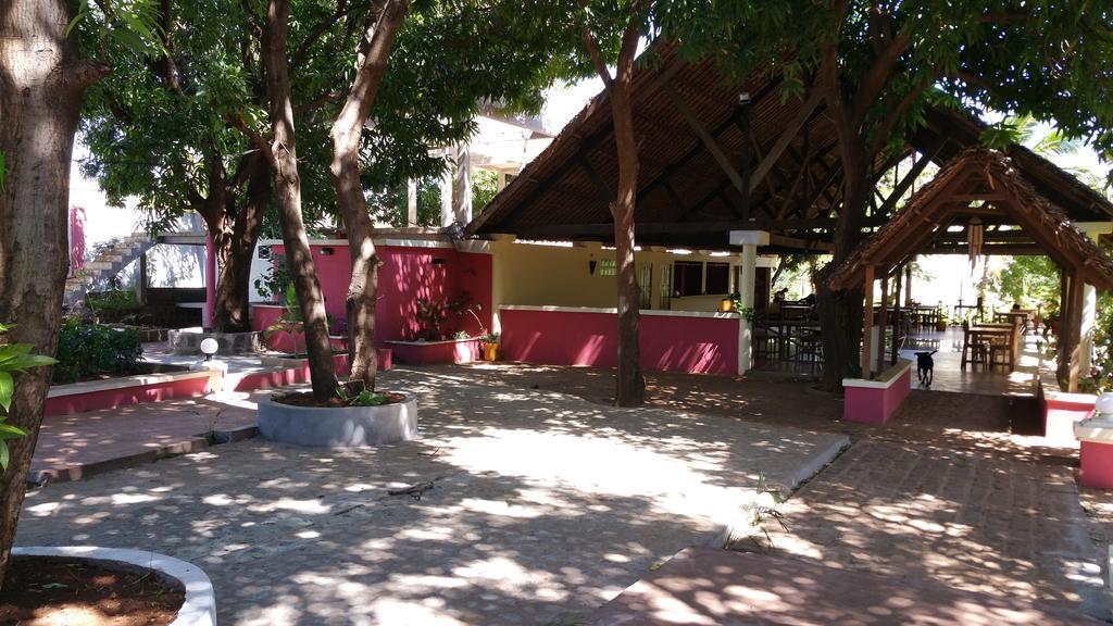 AR Sun Hotel Antsiranana Extérieur photo