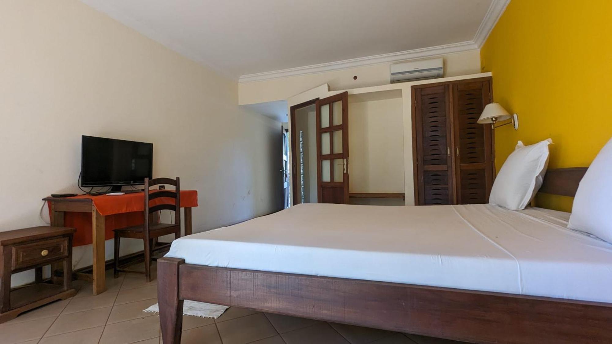 AR Sun Hotel Antsiranana Extérieur photo