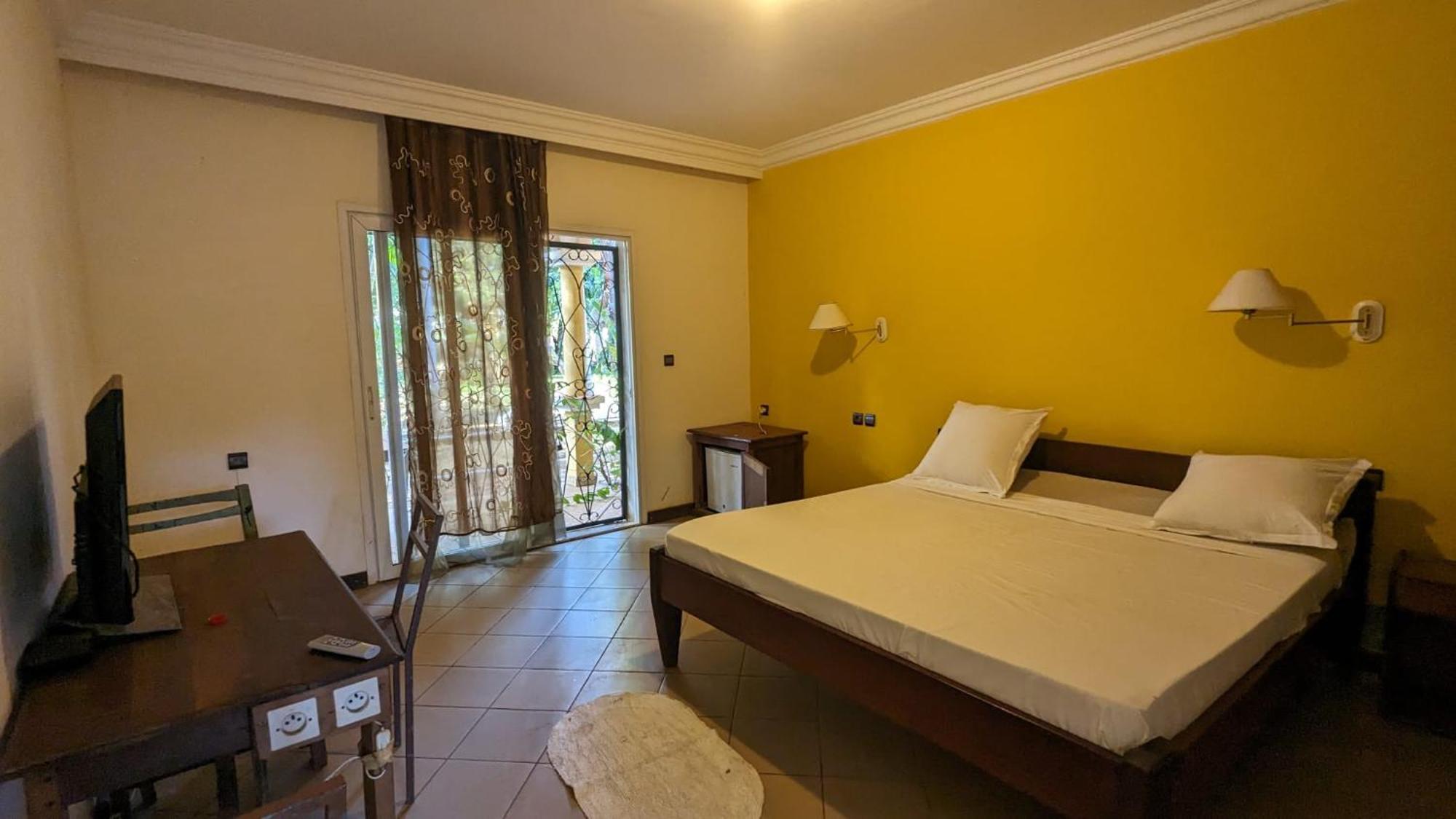 AR Sun Hotel Antsiranana Extérieur photo