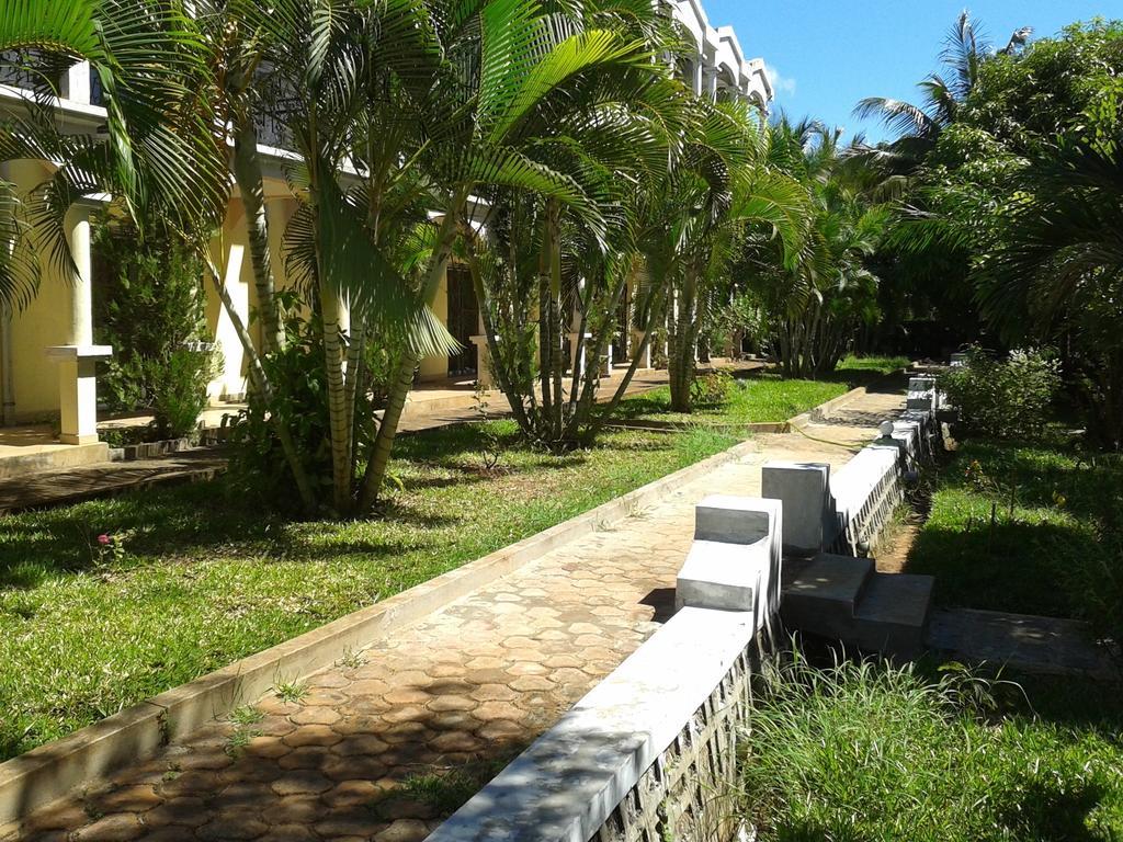 AR Sun Hotel Antsiranana Extérieur photo