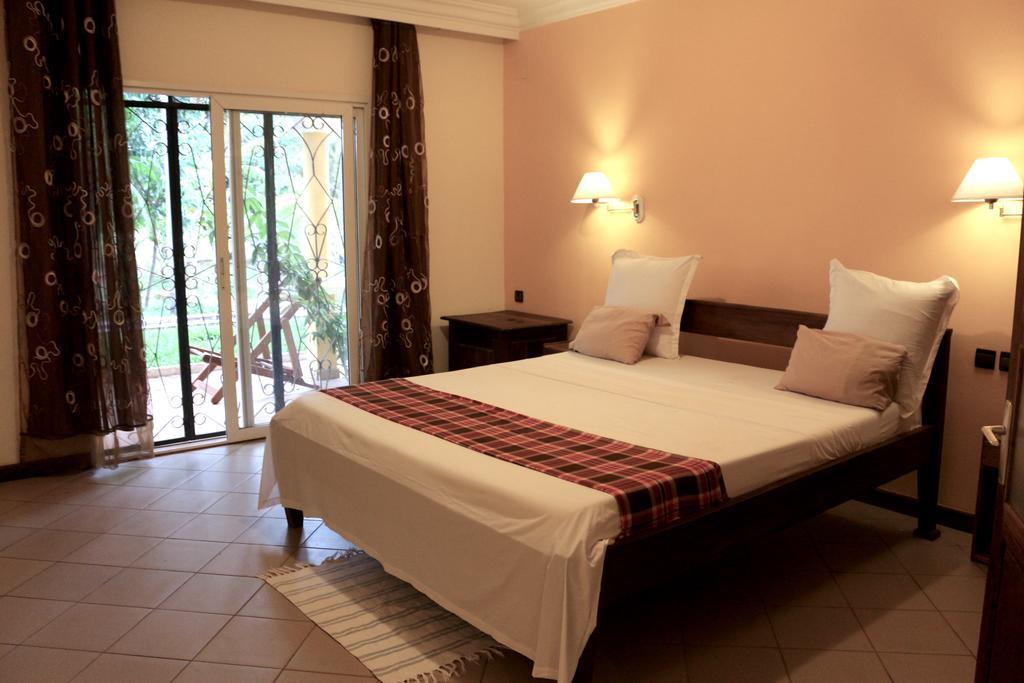 AR Sun Hotel Antsiranana Extérieur photo