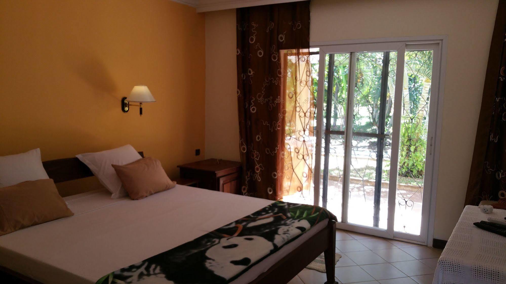 AR Sun Hotel Antsiranana Extérieur photo